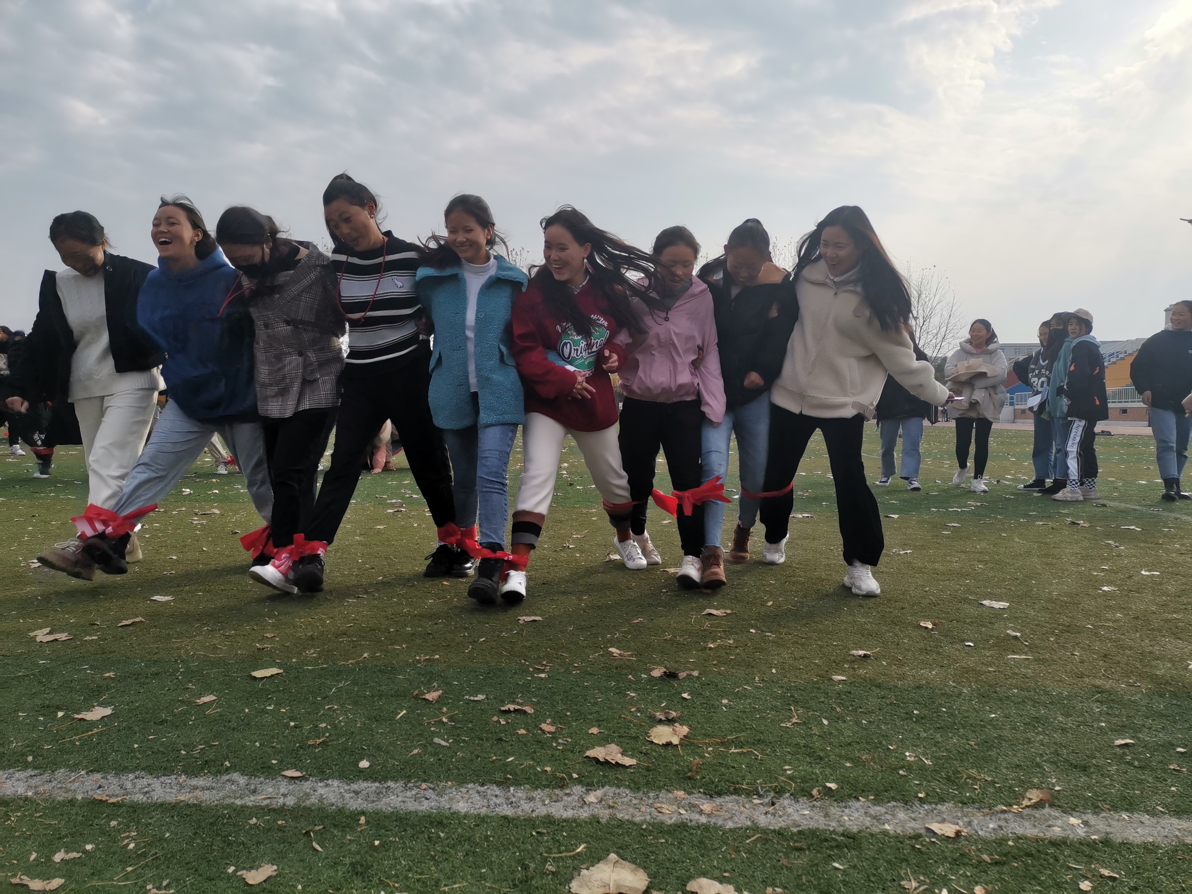 制药工程学院开展"团结互助,协作共赢"班级团建活动